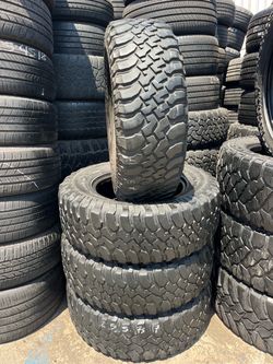 LT 255/75/R17 marca BFGOODRICH las 4 llantas usadas instaladas y balanceadas