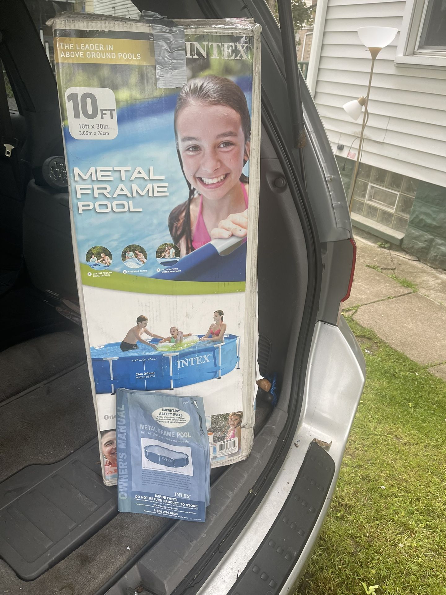 INTEX 10 FT X30 IN  METAL FRAME POOL