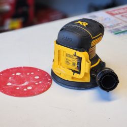Dewalt 20V XR Brushless 5" Random Orbit Sander