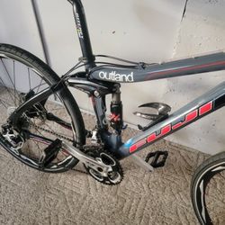Fuji Outland RC Team Bicycle Like New Condition