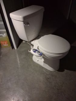 Tasa de ban̈o Buenos condiciones may linpia es de Preston $50