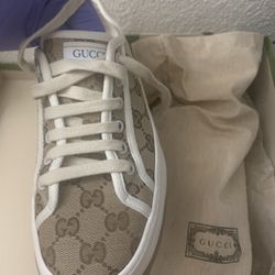 Gucci Shoes 