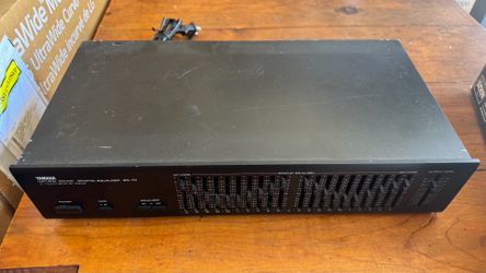 Vintage Japan Yamaha Natural Sound Garphic Equalizer EQ-70