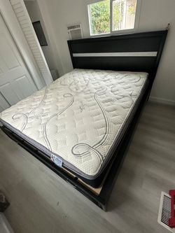 King Size mattress pillow top new
