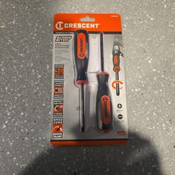 Crescent Screw Biter