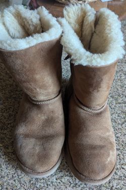 Ugg Boots With Bows Women Size 4 (Like US Size 6)