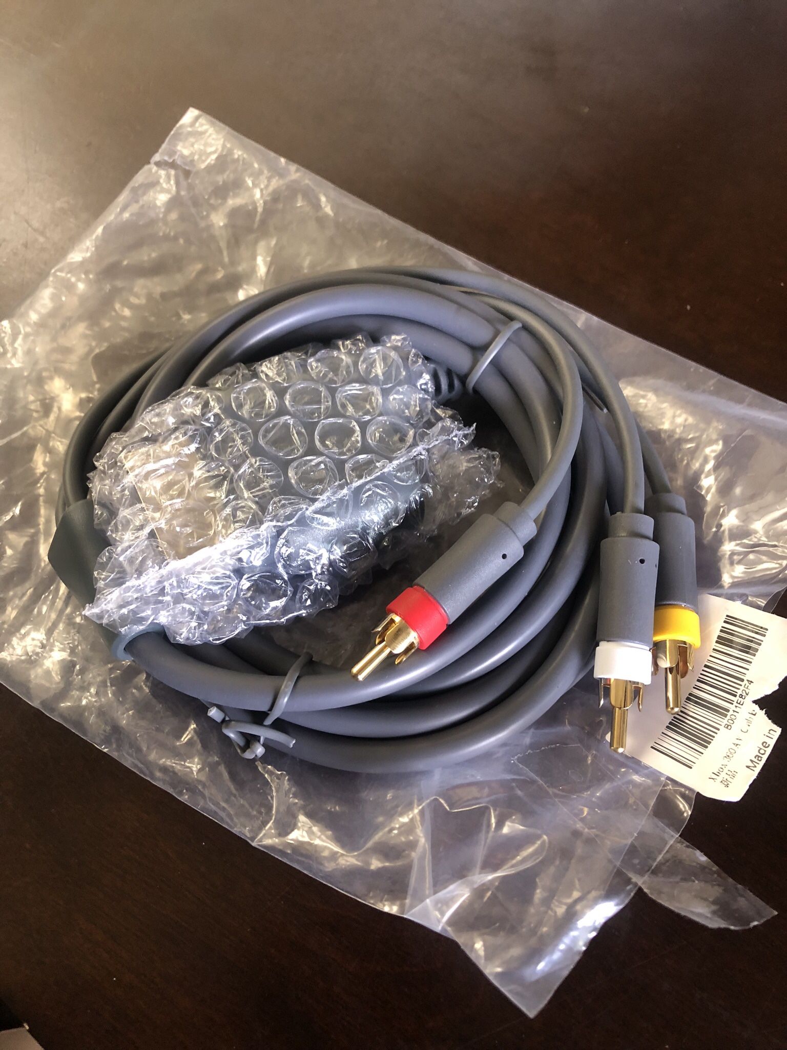A V cable for xbox 360