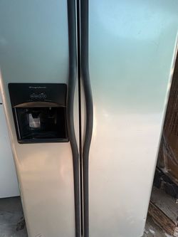 Frigidaire Side-by-Side Refrigerator with Ice & Water Dispenser