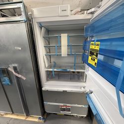 💎 NEW OPEN BOX: 36” Sub-Zero Designer Series Refrigerator/Freezer Price: $8,499 MSRP: $12,435 (Save nearly $4,000!) Condition: New Open Box – Pristin