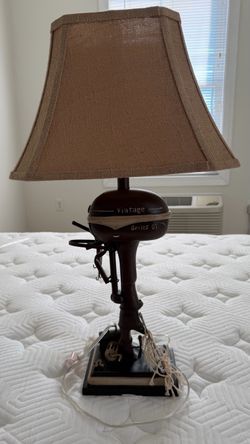 Vintage Series 07 Outboard Motor Table Lamp