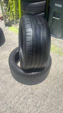 (2)275/35/19 Pirelli