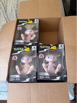 Pokémon Mew figure