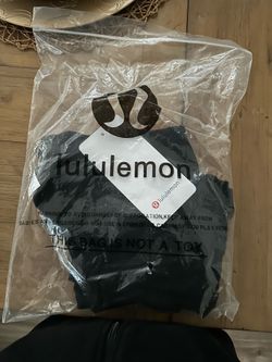 Black lululemon size 4