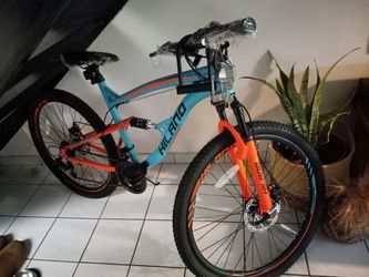 Highland Mountain Bike 26in wheels