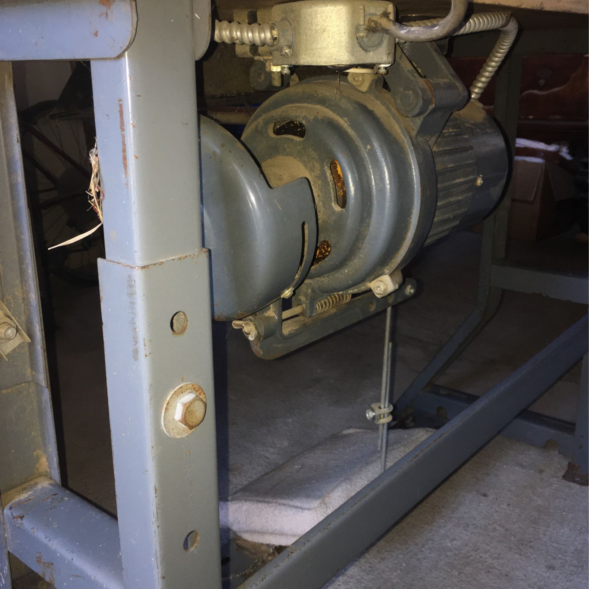 Upholstery Sewing Machine Singer 111w155 for Sale in Los Angeles, CA