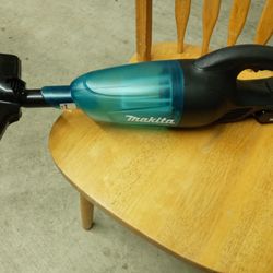 New Makita XLC02ZB 18V Cordless Battery Vacuum Compact 18 Volt LXT