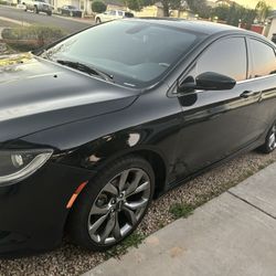 2016 Chrysler 200s Buenas Condiciones 130,000  Millas Título Salvaje. A/c  Heater Rines Y Llantas Nuevas Batería Nueva .   $4,500. Dólares.  