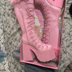 sugar thrillz women’s pink boots  