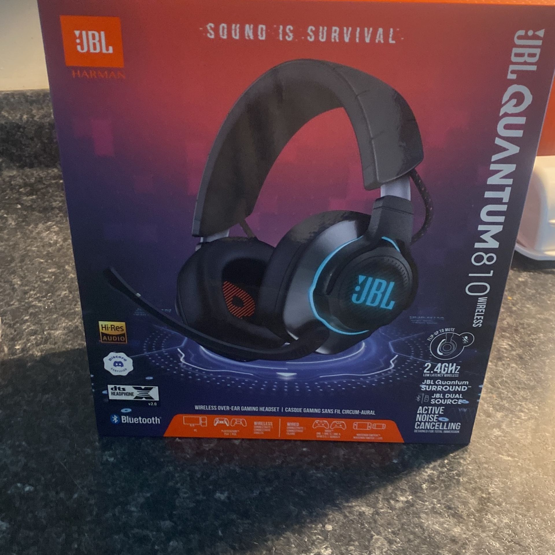 JBL Quantum 810 Wireless Headphones Brand New!
