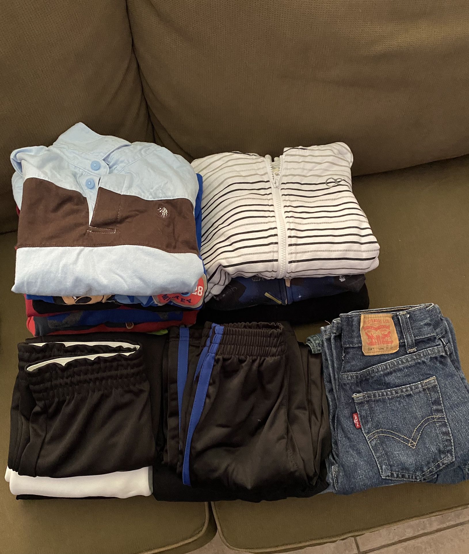 Boys clothing… Size is 7 to 10 mostly.