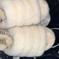 Girls Ugg ‘Yeah’ Slides White Size 7