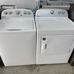 Whirlpool Washer And Gas Dryer Set
