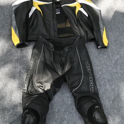 All leather motorcycles suit