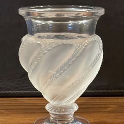 MOTHERS DAY LALIQUE “Ermenoville” Satin Crystal Vase