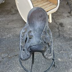 Cast Iron Saddle Bar Chair 