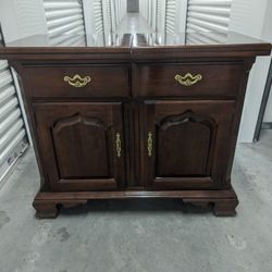 Collector's Special - Thomasville Furniture Collector's Cherry Traditional Style Flip Top Server