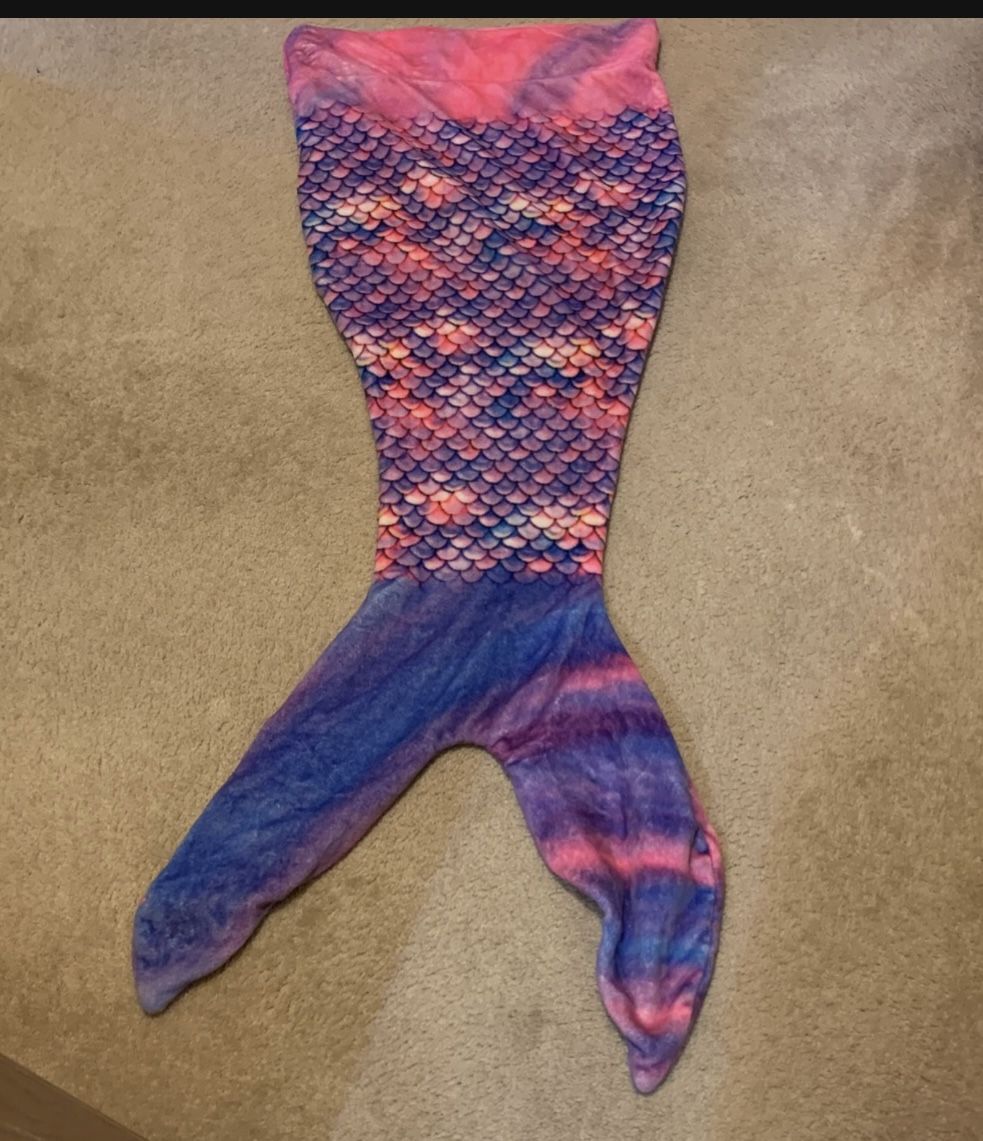 Mermaid tail blanket