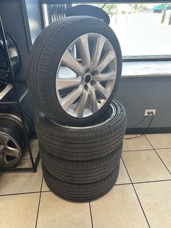 235/45 R20 wheels with tires