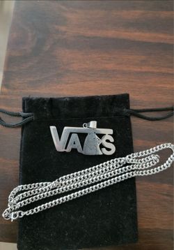 Vans Logo Pendant Chain Necklace