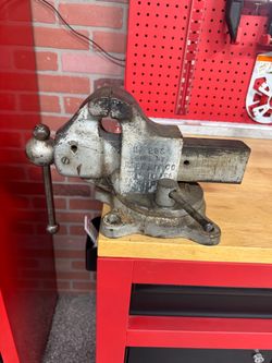 Reed Mfg Co No. 203Bench Vise