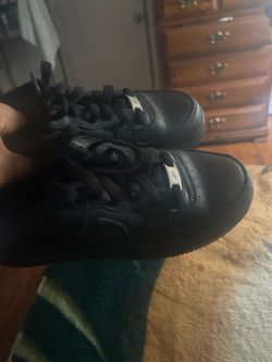 Nike Air Force’s black