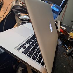 MacBook Pro (STUDIO READY) 2015