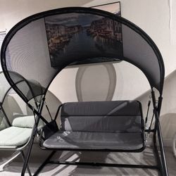 Swings Black or White 