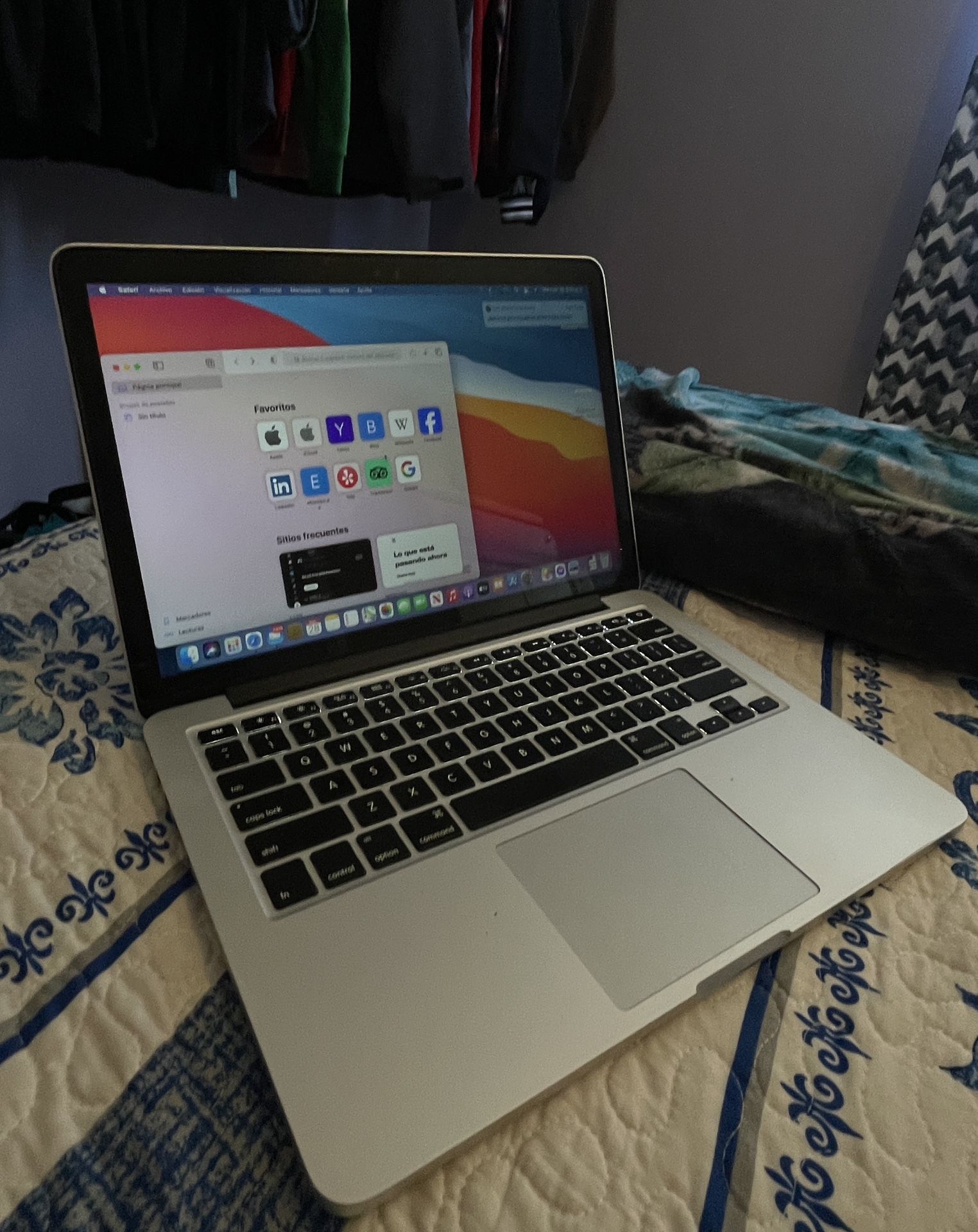 Laptop 💻 Apple