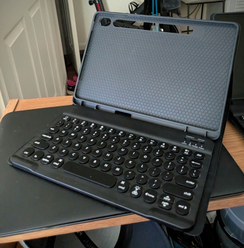 Cover Case, with Backlit Bluetooth Keyboard (Samsung Tablet)