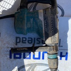 Makita HR4013C 11 Amp 1-9/16 in Corded SDS-MAX Conrete/Masonry AVT Rotary hammer