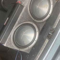 2 12 Inch Kenwood a And Mb 1100 Watts Amp $200 
