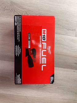 Milwaukee m18 fuel 5” random orbital sander