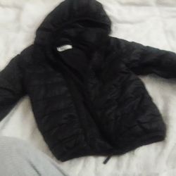 Black H&m kids jacket size 4-5y