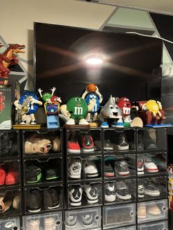 VTG M&M COLLECTIBLE Candy Dispenser 