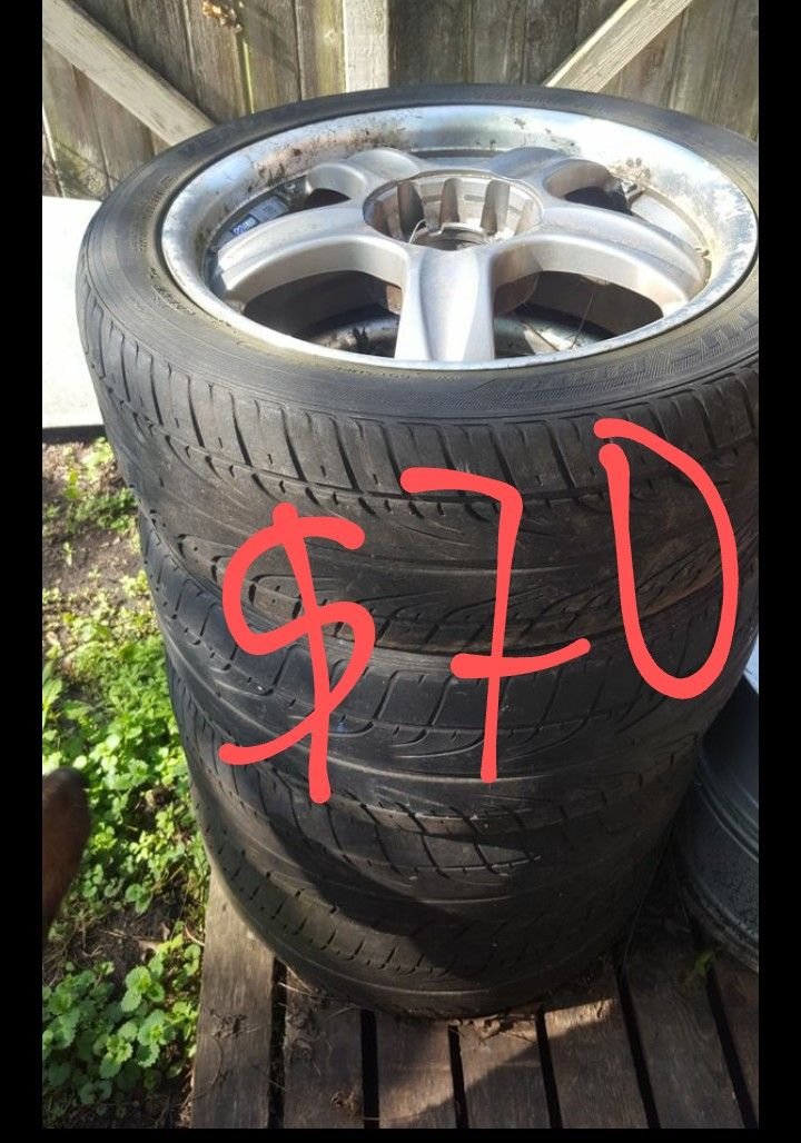 17 inch 5 lug universal rims for Sale in Lakemoor, IL OfferUp