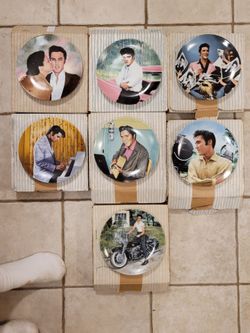 7 Elvis Presley plates for sale 10 dollars each