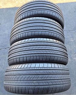 235/45/18 Michelin 📍📍 Vendo un set de llantas con 80% de vida las 4 📍🌟