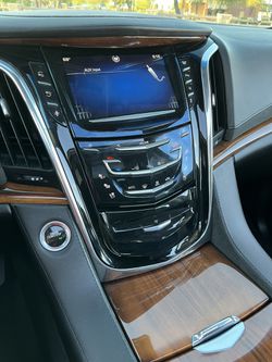 2015 Cadillac Escalade Thumbnail