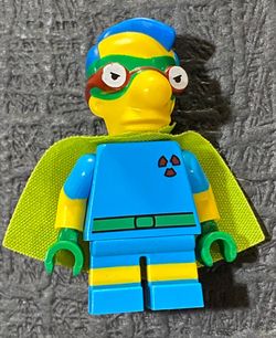 LEGO Simpsons Minifigure – Milhouse Superhero / Fallout Boy – Adult Collector