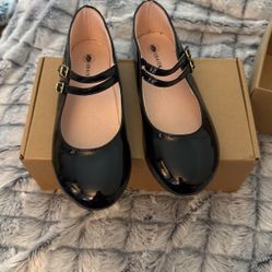 Girl’s Dress Shoes